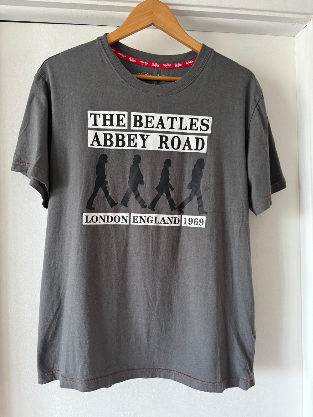 Hard Rock Cafe Gray Beatles Abbey Road Graphic Tee